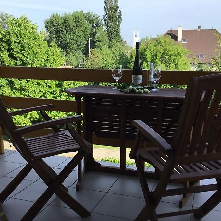 Soos Apartman Balatonfured Bagian luar foto