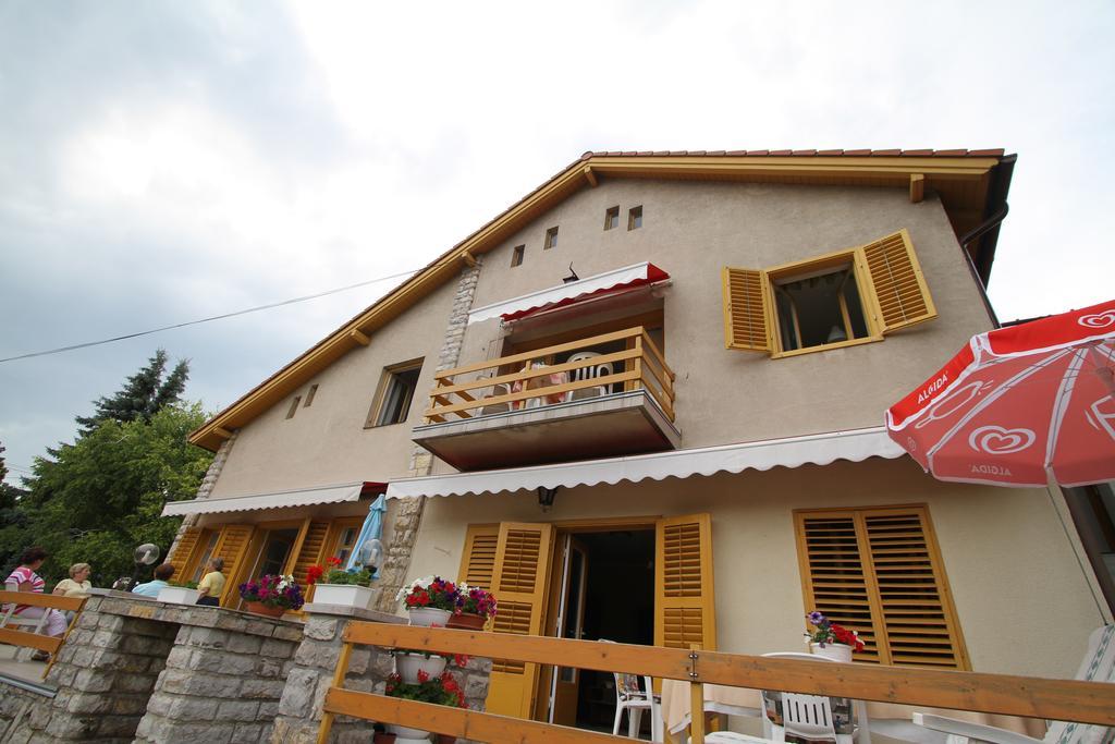 Soos Apartman Balatonfured Bagian luar foto