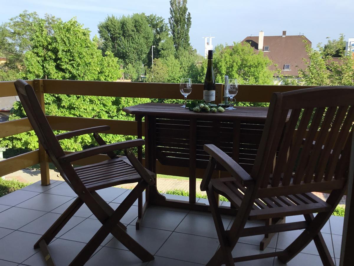 Soos Apartman Balatonfured Bagian luar foto